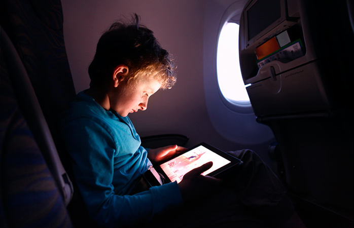 How to Stay Entertained While Travelling