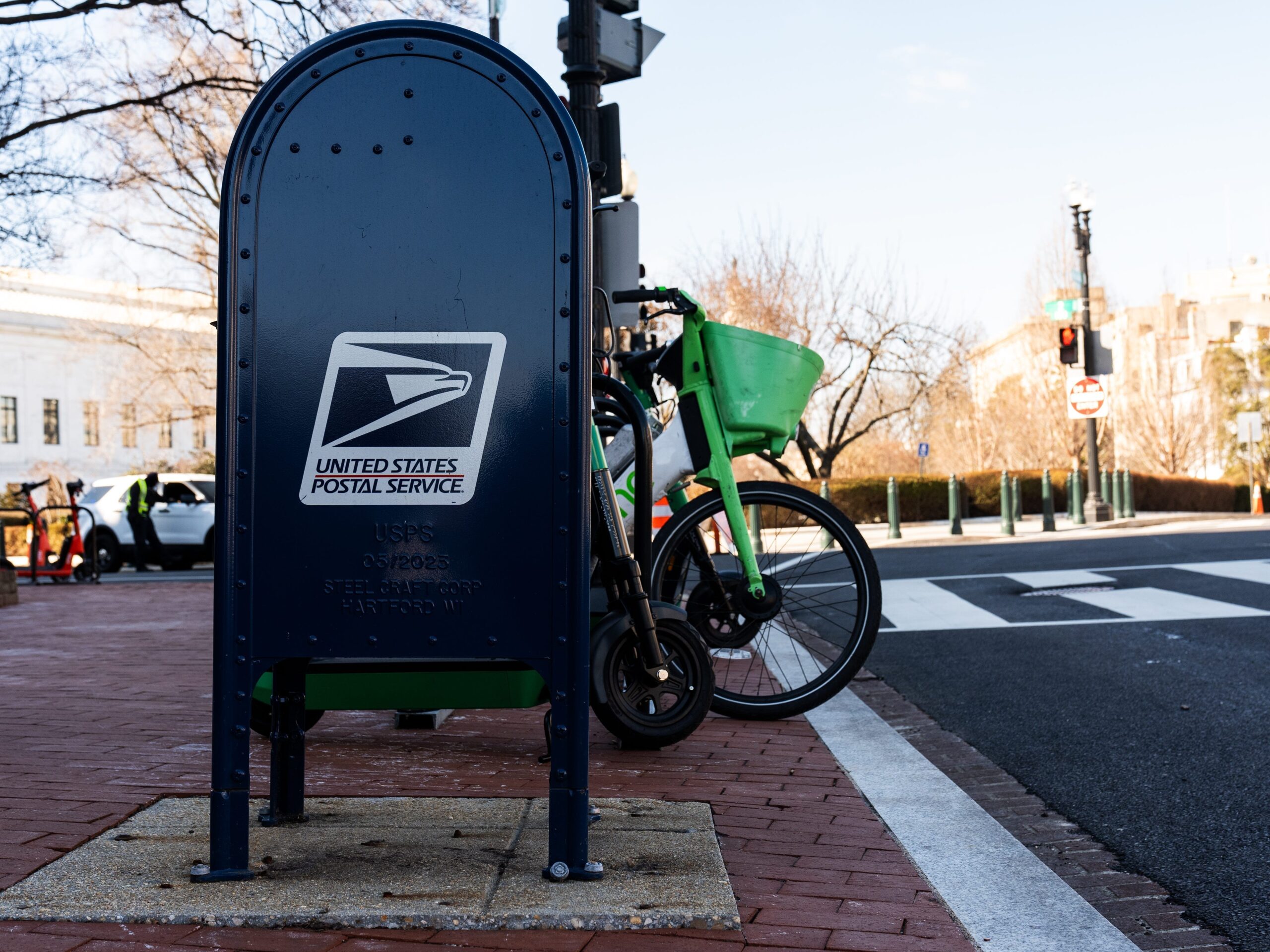 The Ultimate Guide to Mailing Letters and USPS Delivery Schedules in 2025